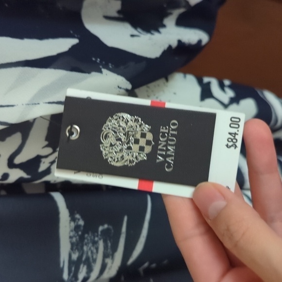 New with Tags Vince Camuto Blue Night Chiffon Injection Blouse Size XS - Picture 3 of 7